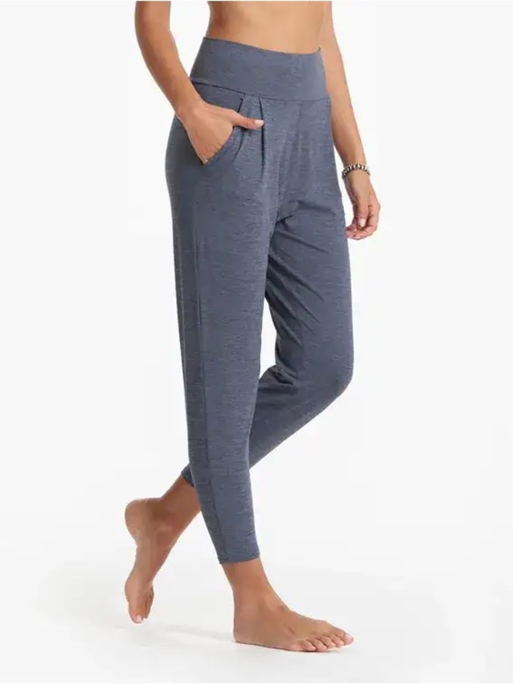 Vuori Lux At Ease Women's Pants 25” Azure Heater Sz S
(Oct A-1)